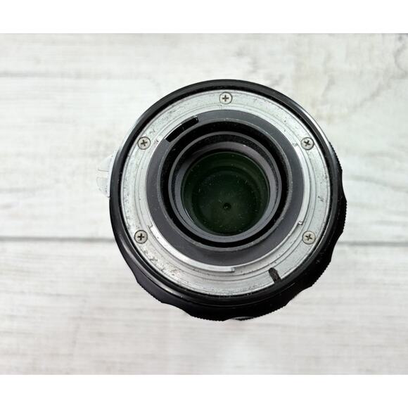 Nikon F Eye Level Silver 35mm SLR Film Camera Japan with Accessories UNTESTED - Picture 4 of 16